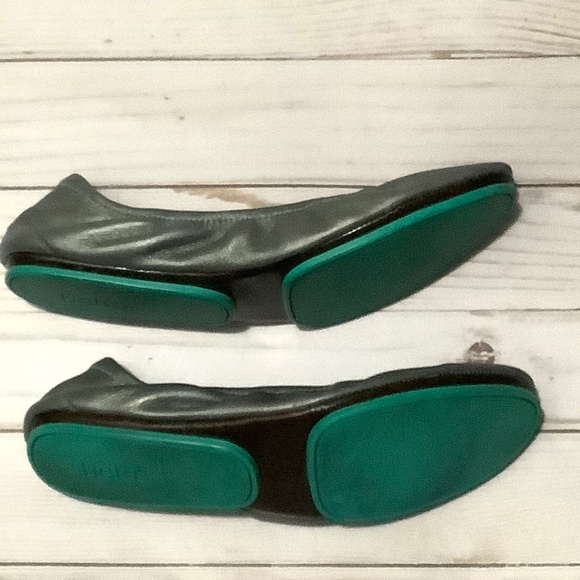 tieks| Metallic Grey Pewter Ballet Italian Leather Flats Sz 8 Comfort Travel - Picture 4 of 12